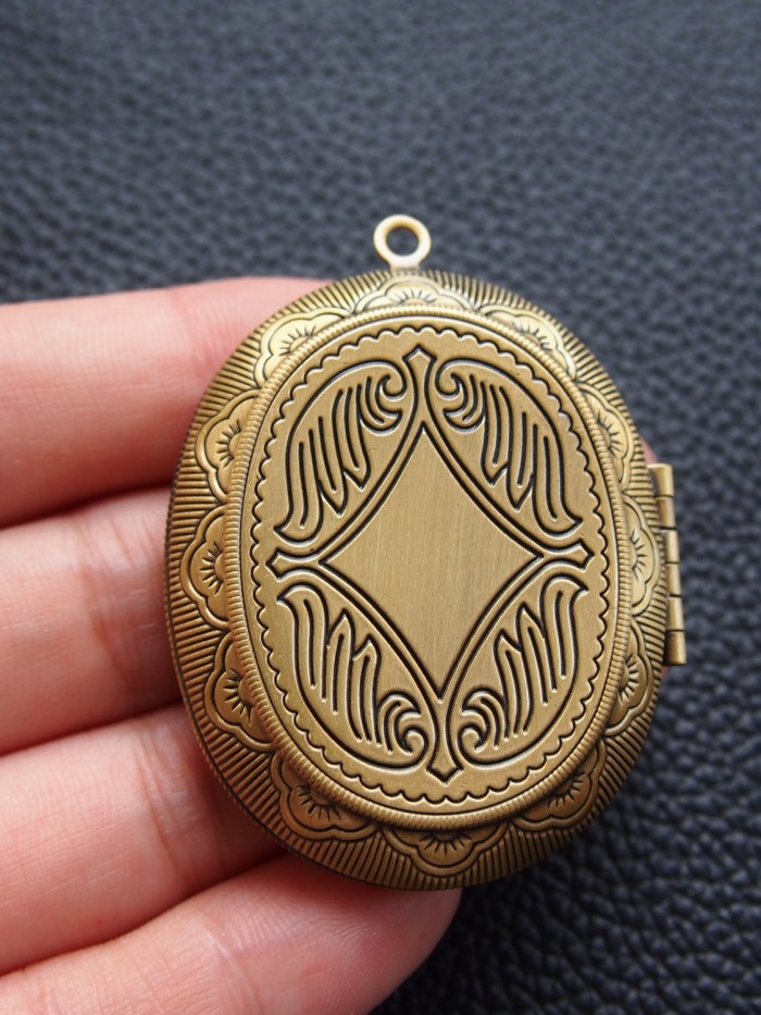 2PCS Oval Photo Locket for 30 x 40mm settings, Photo Locket Pendant (#5010009)