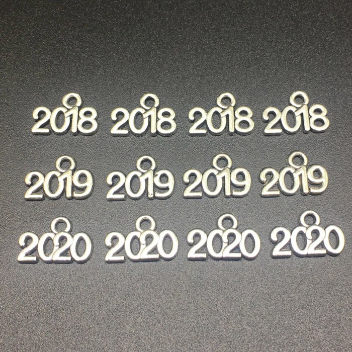 Antique Silver Year 2018 Charms Pendants DIY Charms Pendant Making Bracelet and Necklace 13x9mm,50pcs/100pcs/200pcs