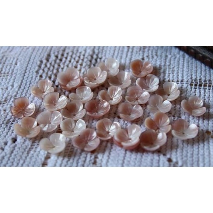 6pcs White or Pink natural mother of pearl Flower shell beads, Flower shaped shell beads, MOP charm, Natural shell charm, central hole