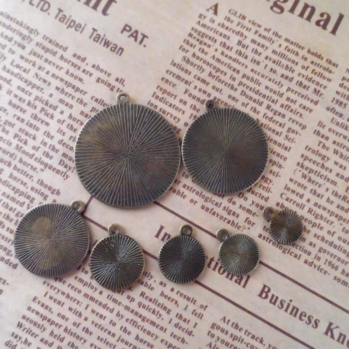 50pcs Antique Silver Cabochon Pendant Base, round pendant setting connector