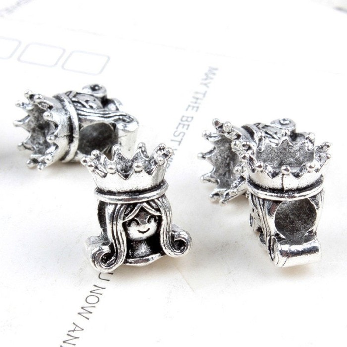 10pcs European beads, Queen Charms, fits most European charm bracelets bead charm bracelet