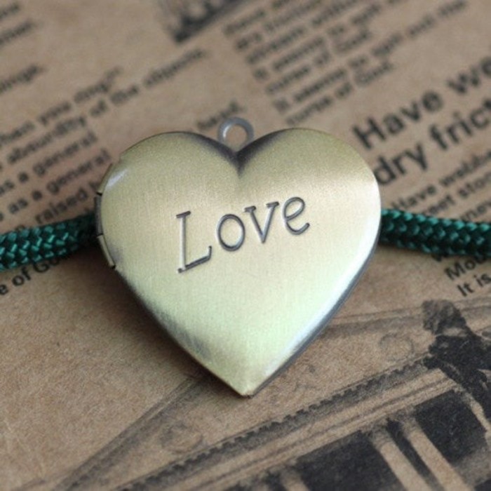 5PCS Antique bronze Heart with Love letter photo locket, Photo Locket Pendant (#5010018)