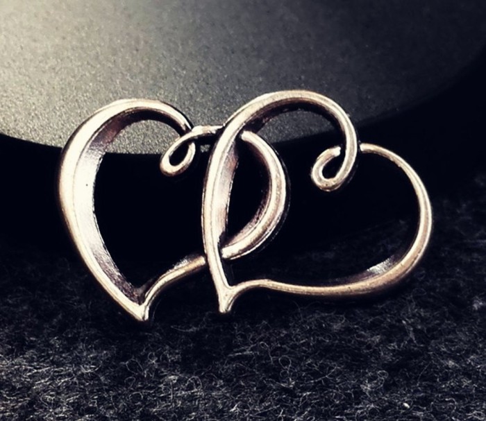 10pcs Antique Tibetan Silver Tone Double Intertwined Hearts Charms (#3010058)