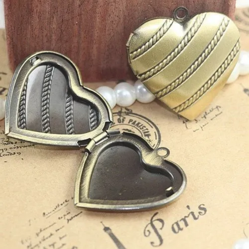5PCS Antique bronze Heart with Beautiful pattern photo locket, Photo Locket Pendant (#5010021)