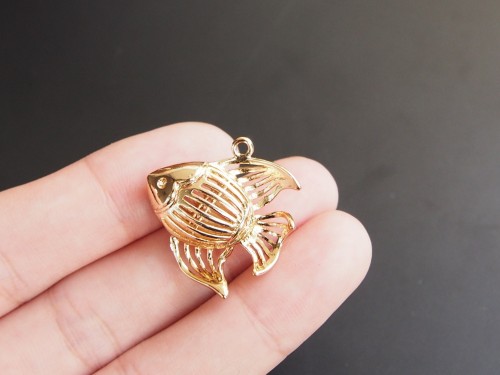 20% off - 2pcs Gold plating Brass Lucky Fish Charm Pendant Spacer bracelet necklace loose bead (#10001074)