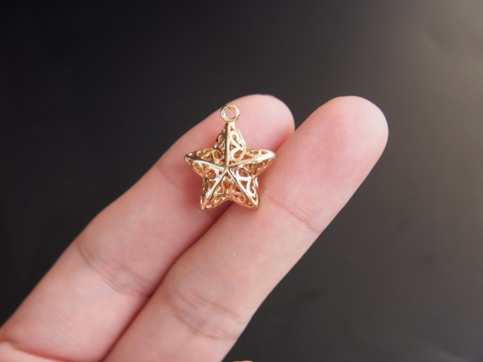 2pcs 24K Gold Color Plated Brass Hollow Star Charm Pendant Spacer bracelet necklace loose bead (#10001112)