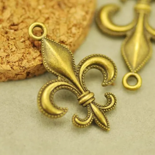 10pcs Antique Bronze Lily Fleur de Lis Charms Pendants Findings (#3010081)