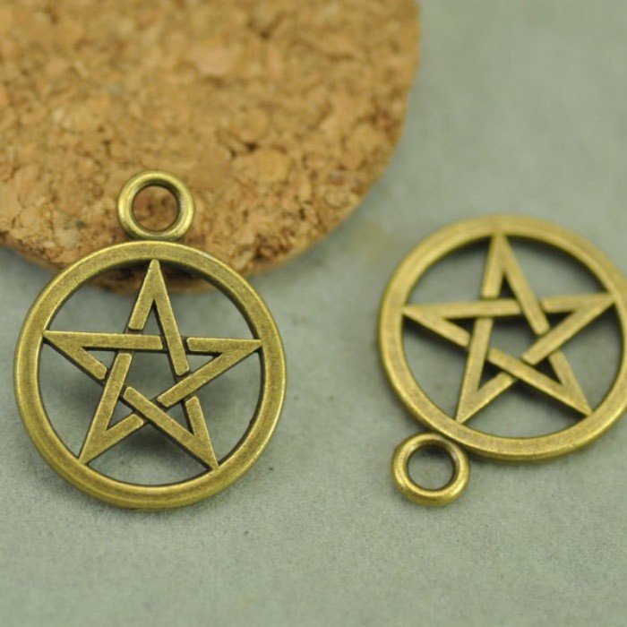 10pcs Antique Bronze Pentagram Charms Pendants Findings (#3010046)