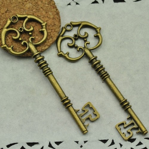 2pcs Antique Bronze Big Key Charms Pendants Findings (#3010050)