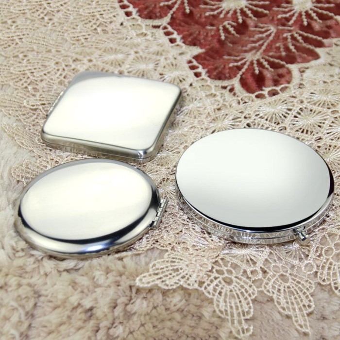 Personalized compact mirrors,engraving pocket mirror,304 Stainless Steel Hand Pocket Folded-Side Cosmetic Make Up Mirror,Wedding supplies