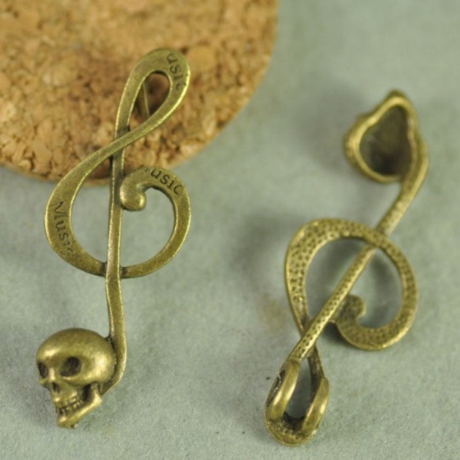 10pcs Antique Bronze Skull Music Charms (#3010297)