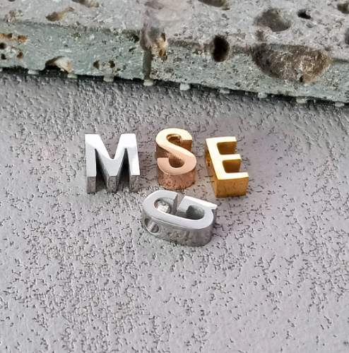 Hight quality 304 Stainless steel initials charm|Hole diameter 1.8mm alphabet charms|18K vacuum plating|Mirror polished|DIY Jewelry Making