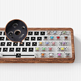 61 Solid Wood Mechanical Wired Keyboard Kit 60% Lined Switch Seat Hot-Swappable Walnut RGB Light