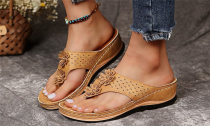  Women‘s Casual Wedge Sandals