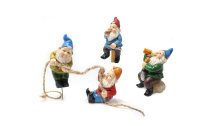 4 Pcs Climbing Dwarfs Sculpture Gnome Art Garden Ornament