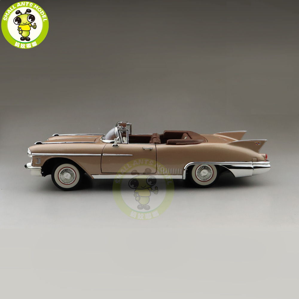1/18 1958 CADILLAC ELDORADO BIARRITZ Road Signature Diecast