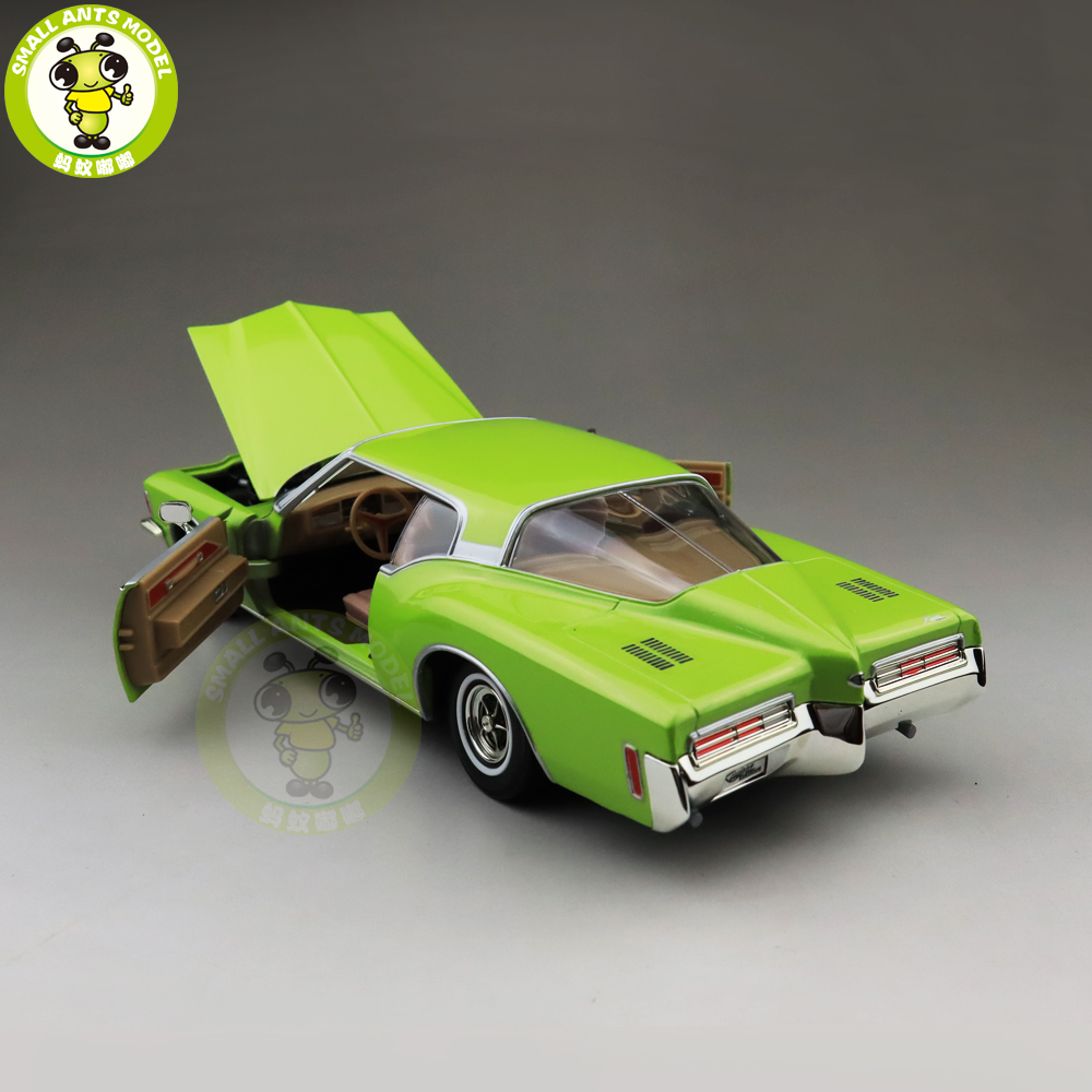 1/18 1971 Buick RIVIERA GS Road Signature Diecast Model Car 1/18 1971 Buick RIVIERA GS Road Signature Diecast Model Car
