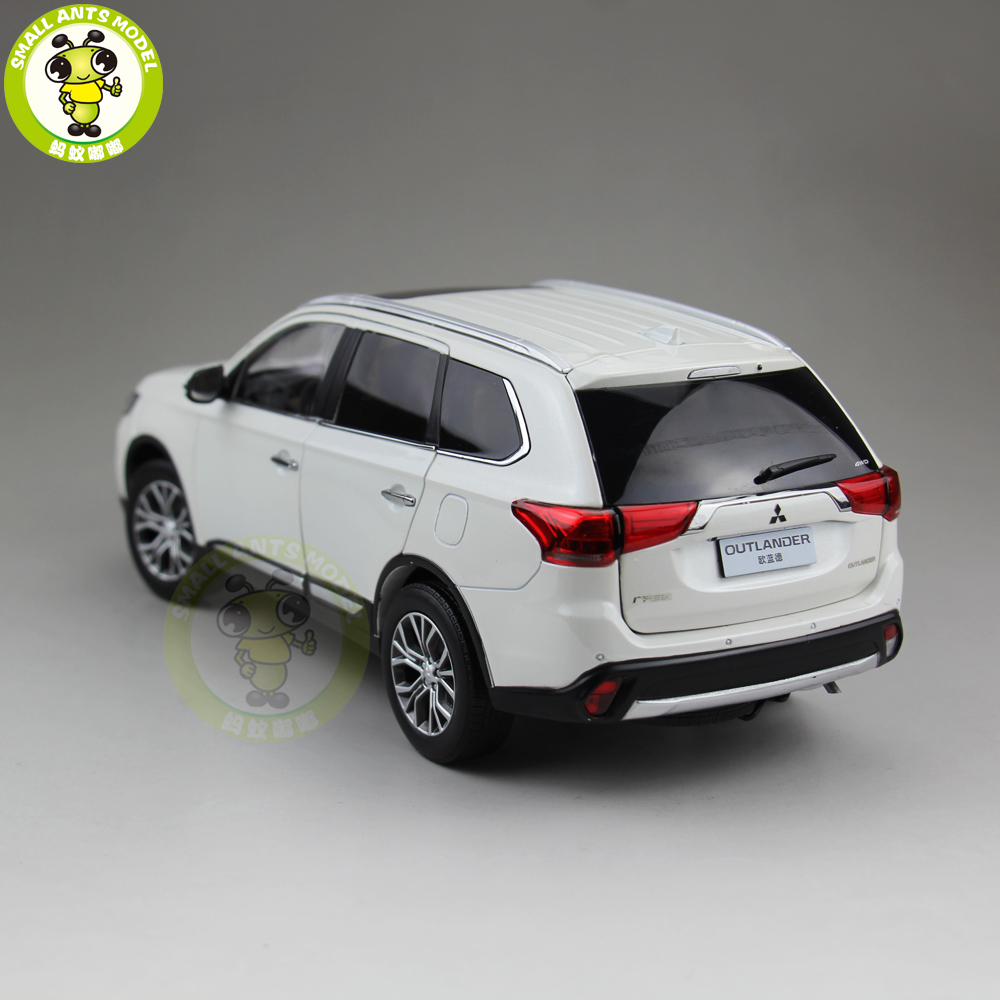 Modèle Réduit Mitsubishi Outlander 2023 - Échelle 1:64, Couleur Noire, Boîte Non Ouverte
