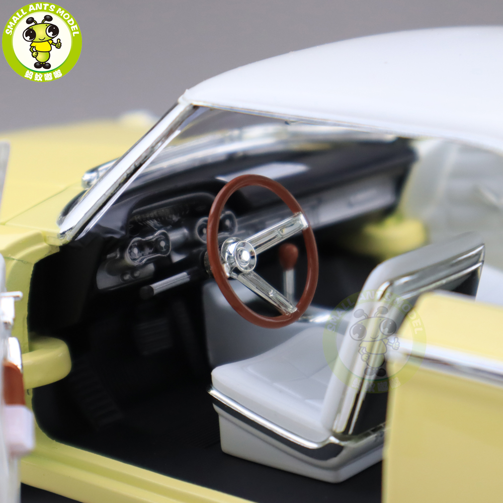 Road Signature 1964 Mercury Marauder - 1: 18 Scale Die Cast