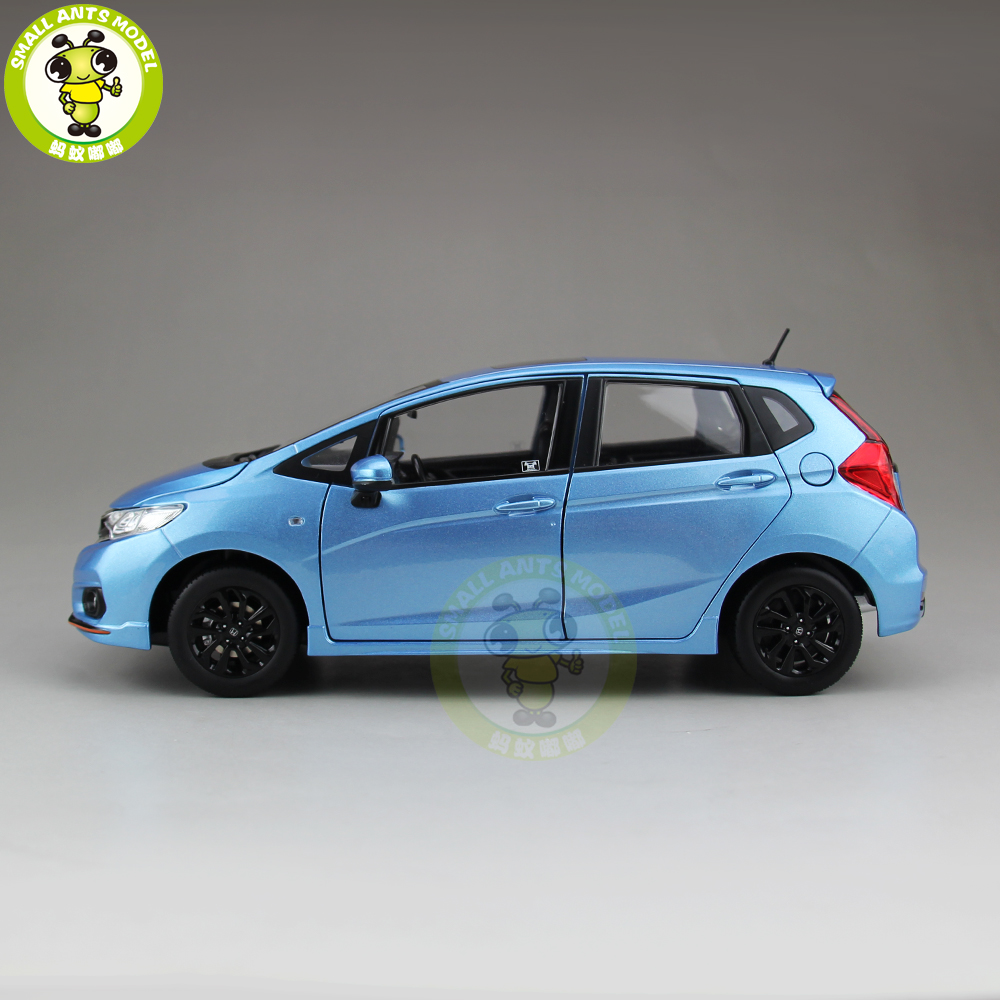 Amazon | 最後1台！HONDA特注！1/18 ホンダ FIT Sport 2018 BLUE