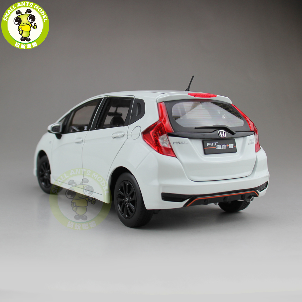 Modèle Réduit 1:18 Honda Inspire 2024 - Métal Diecast Toutes Portes Ouvertes