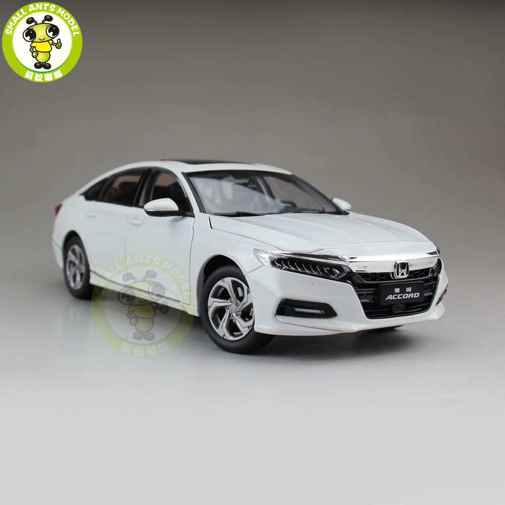 1/18 Scale Honda Accord 2022 10th Generation White Diecast
