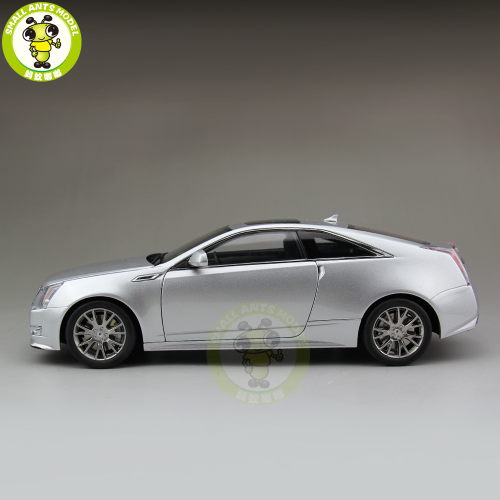 Cadillac CTS Coupé 2008 Argent – Miniature Kyosho 1/18, Street, Neuve En Boîte