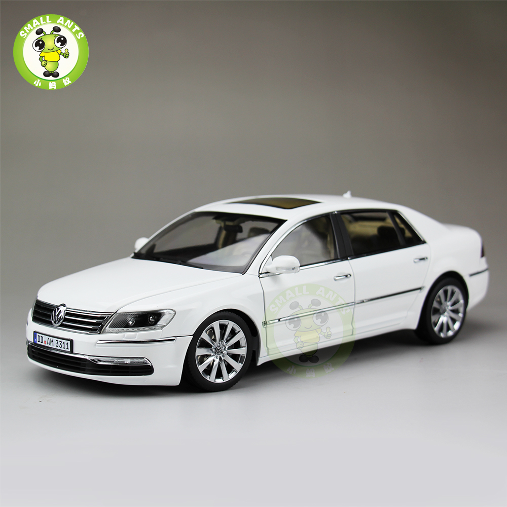 1/18 Welly GTAutos VW Volkswagen Phaeton W12 Diecast Model