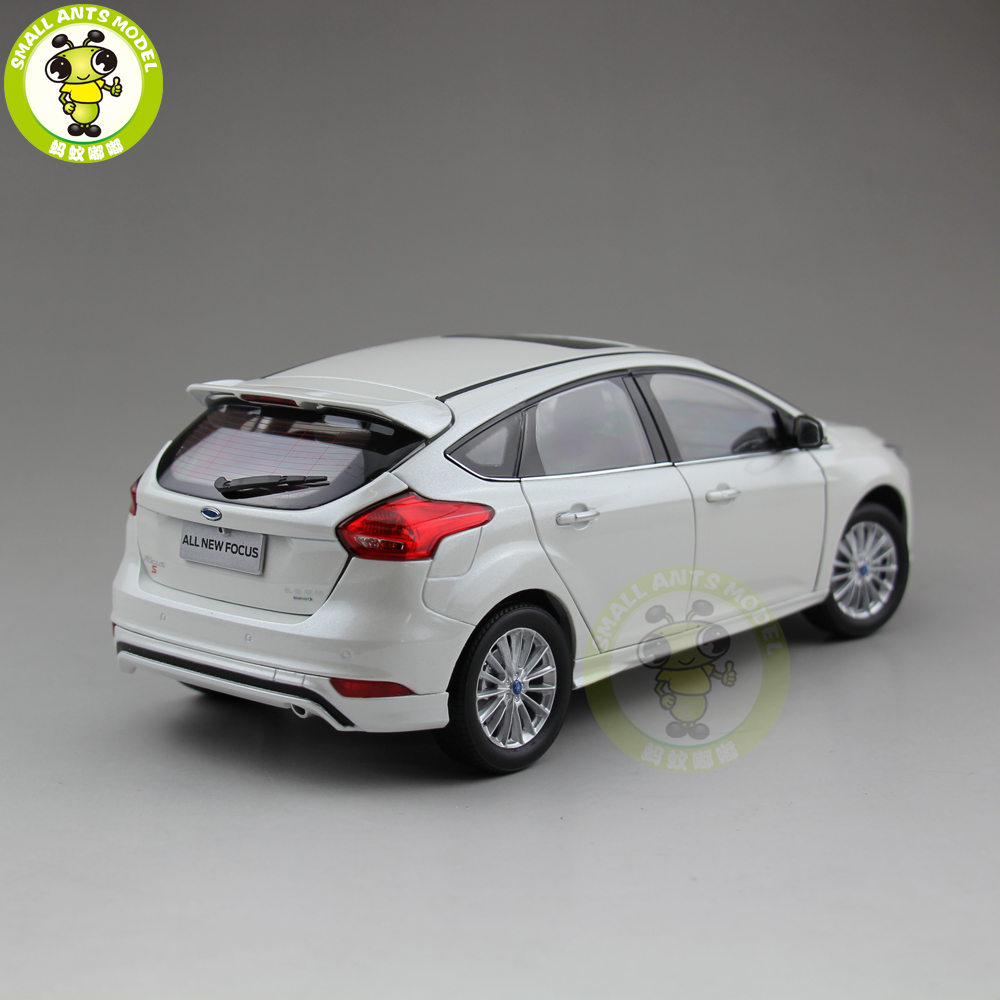 1/18 Ford New Focus 2015 diecast car model Toys Boy Girl Gifts White/Orange/Blue 