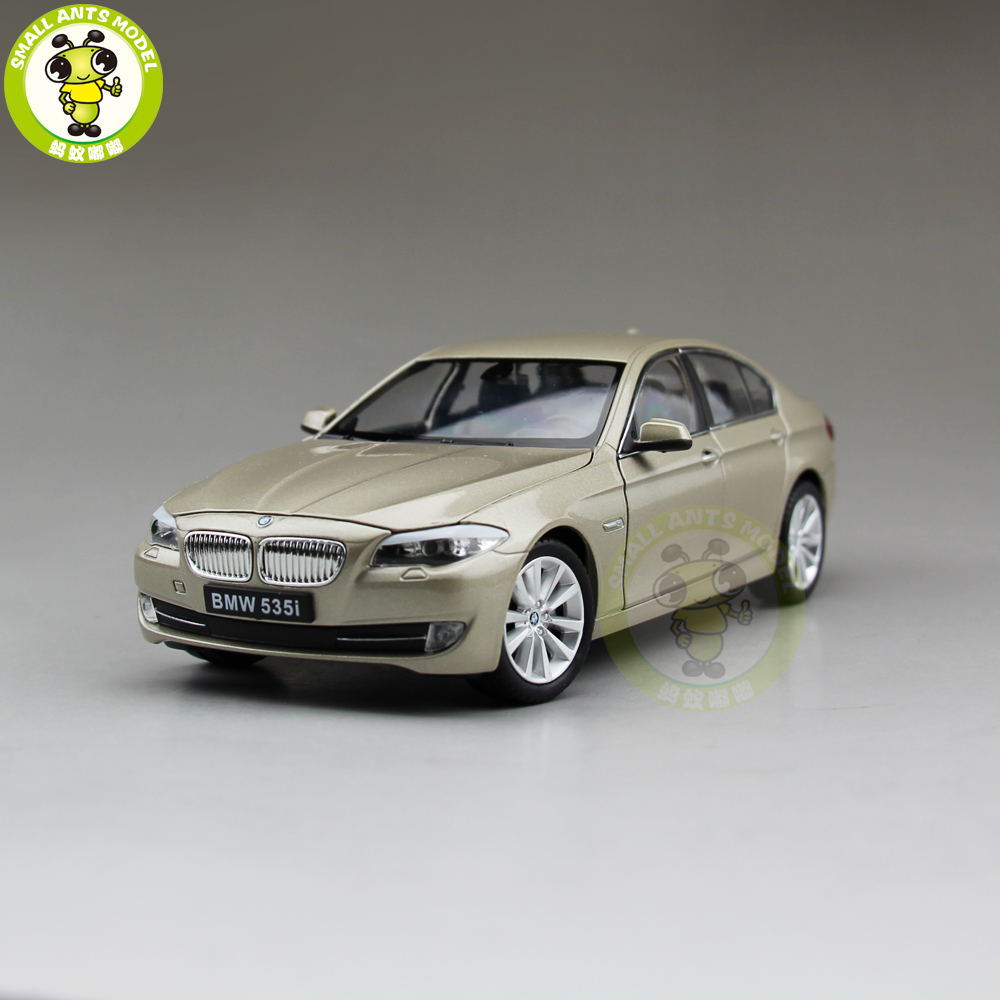 .1:24 Scale Silver BMW 5 Series 535i F10 Saloon 24026 V Detailed Welly Model Car 