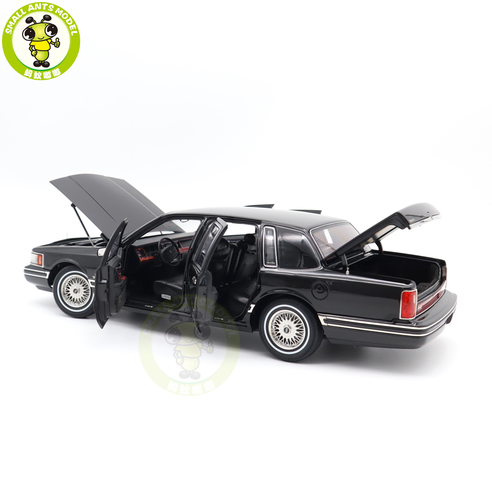 Diecast lincoln 2024 town car