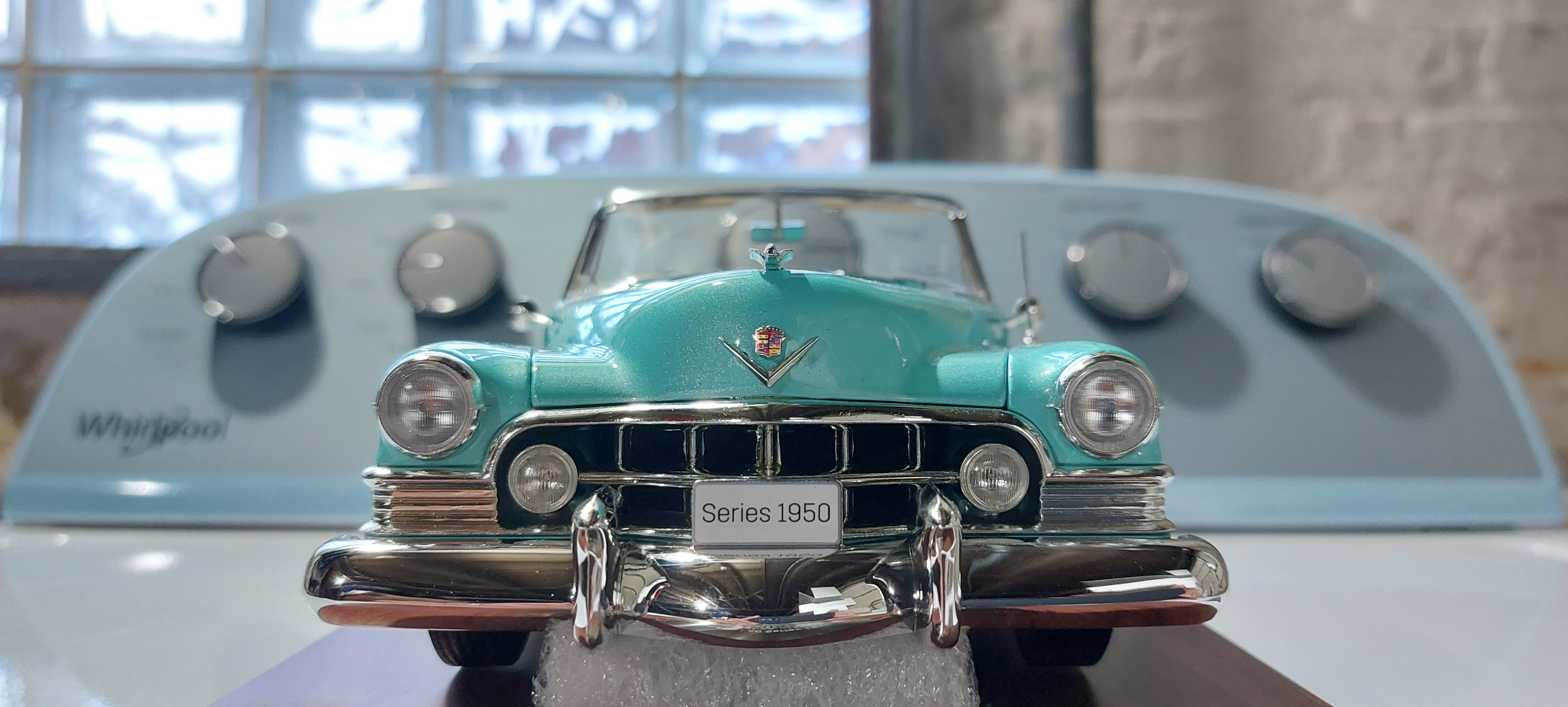 キャディラック 1/18 Series 61 Convertible 1950 68463eb7389baba6.jpg
