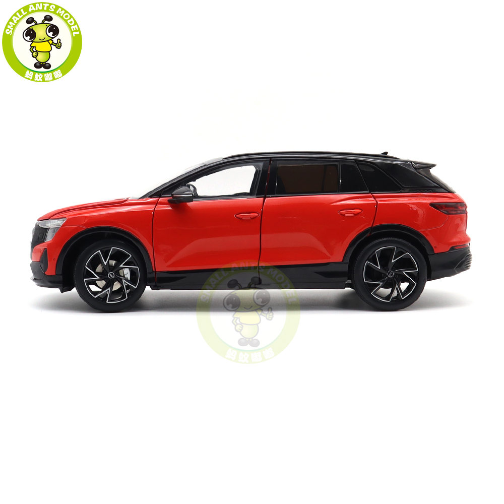 1/18 Audi Q5 e-tron 2022 With Light Diecast Model Toys Car
