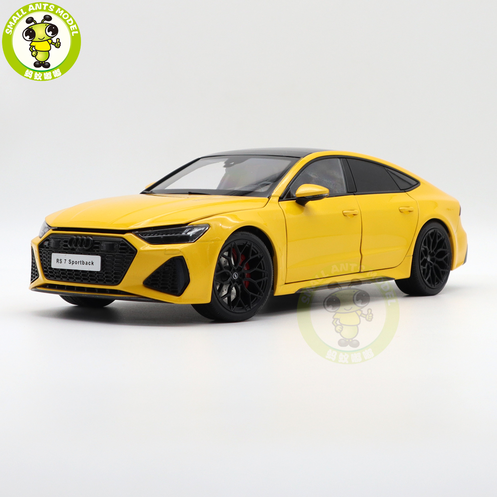 Audi RS7 Sportback 1:18 ミニカー 1:18 AUDI RS7 Sportback Key Version Diecast Car Model Sound