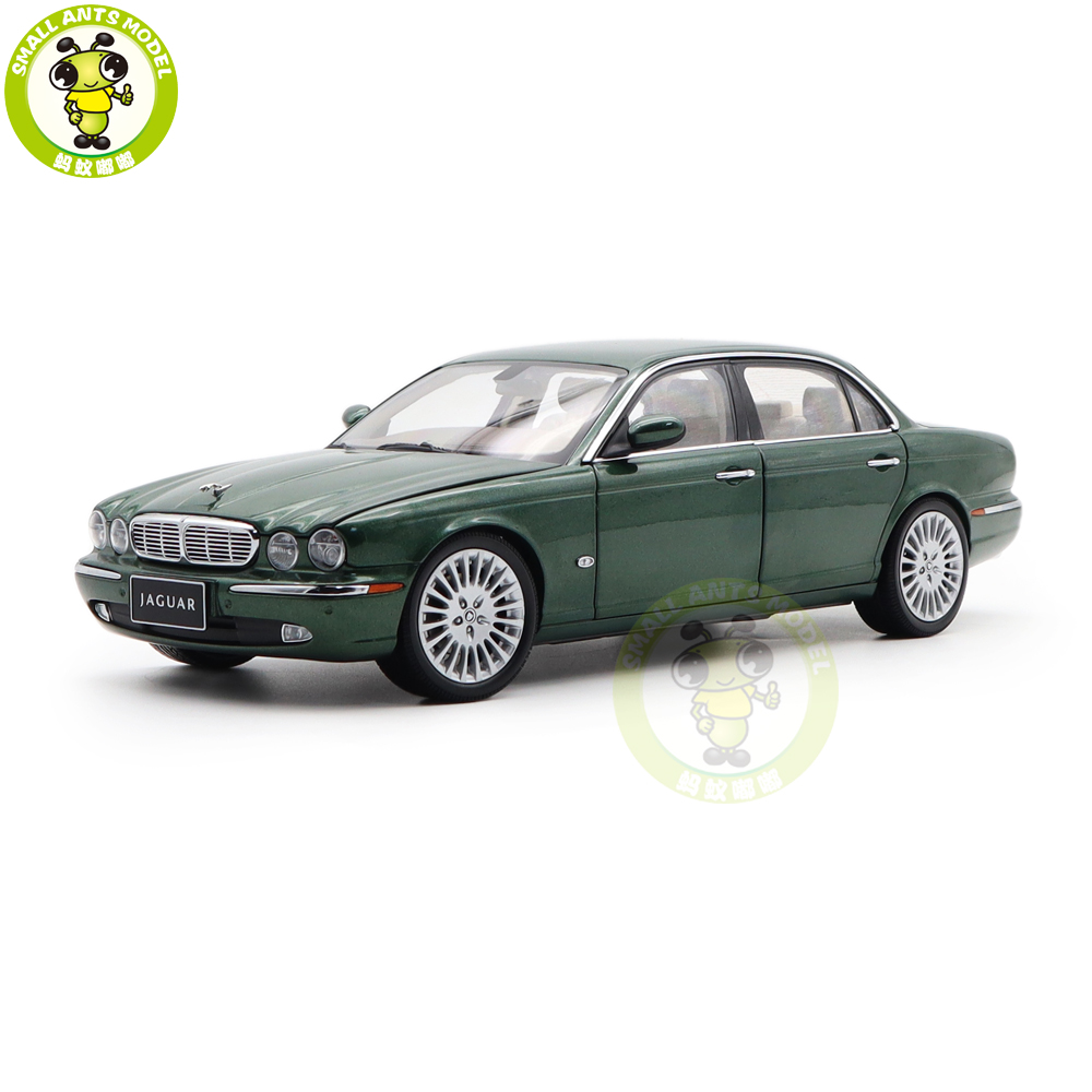 1/18 Almost Real Jaguar XJ6 X350 Green 緑 Almost Real Jaguar XJ6 (X350) Ebony Black 1/18 Diecast Car