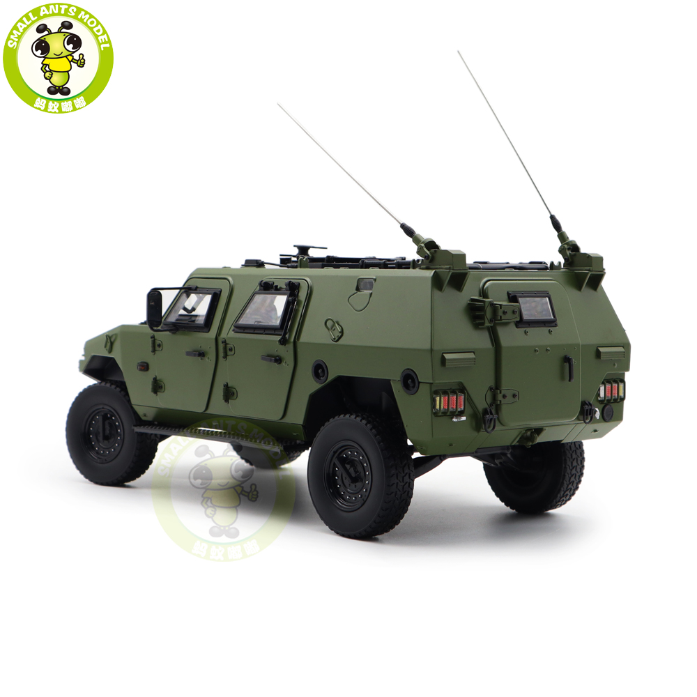 ミニカー STREET WARRIOR DEFENDER 82de2422febb6c2e.jpg