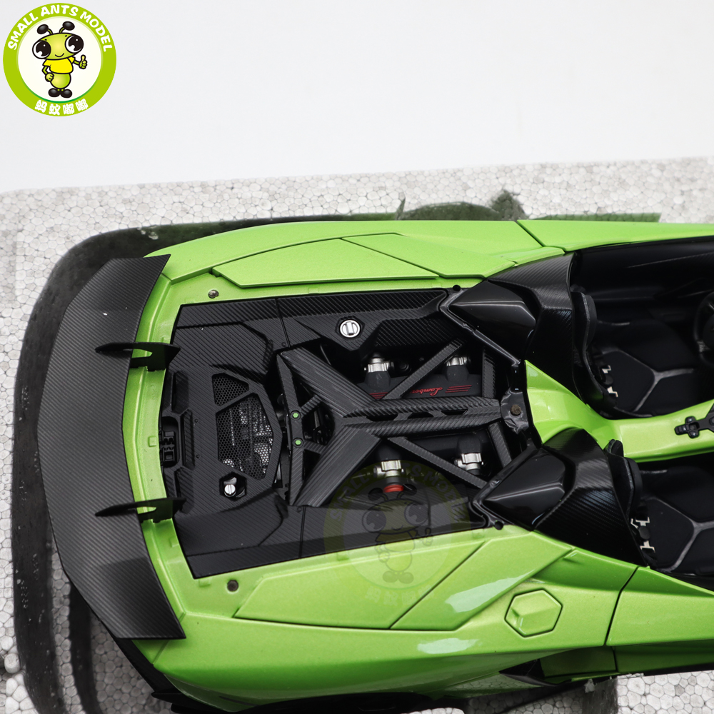 1/18 Lamborghini AVENTADOR J Autoart 74677 Green Diecast 1/18 Lamborghini AVENTADOR J Autoart 74677 Green Diecast