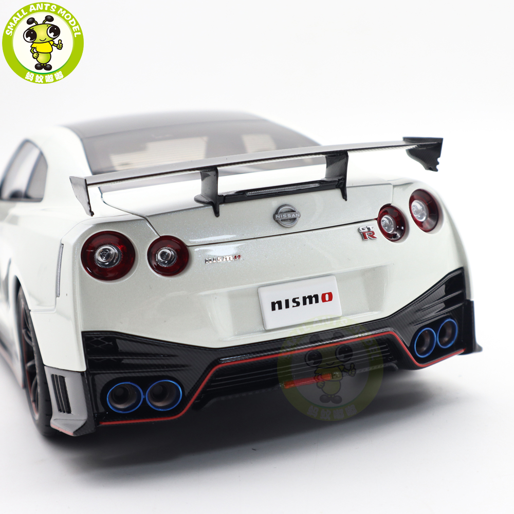 AUTOart NISSAN GT-R 1/18 ホワイトパール