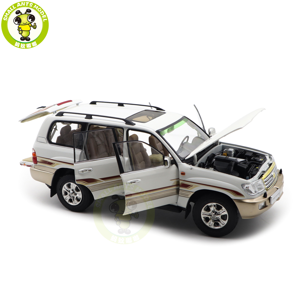 1/18 Toyota Land Cruiser 4700 LC100 Diecast SUV Car Model Toys White