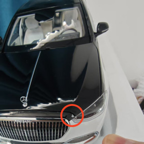 Defective 1/18 Mercedes Maybach S Class S680 2021 Almost Real 820121 Black White Diecast Model Toy Car Gifts For Friends Father