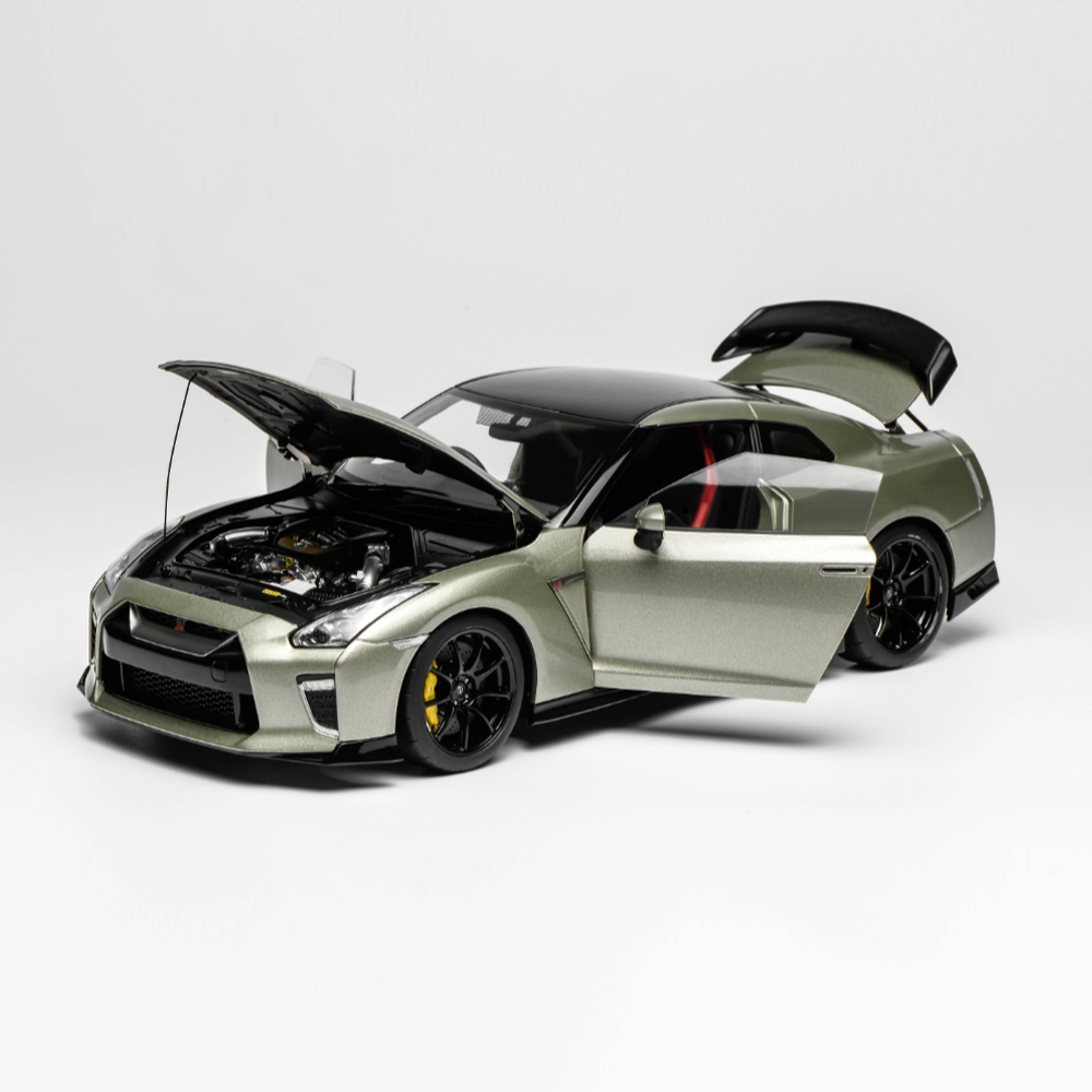 日産gtr1/18 1/18 MotorHelix Nissan GT= R R35 50th Anniversary Edition in