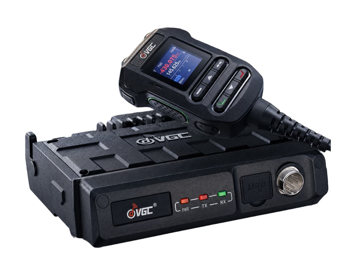 VGC VR-N7600 50W mobile radio station rendering live APRS tracking radar on a 4x4 Android head unit dashboard