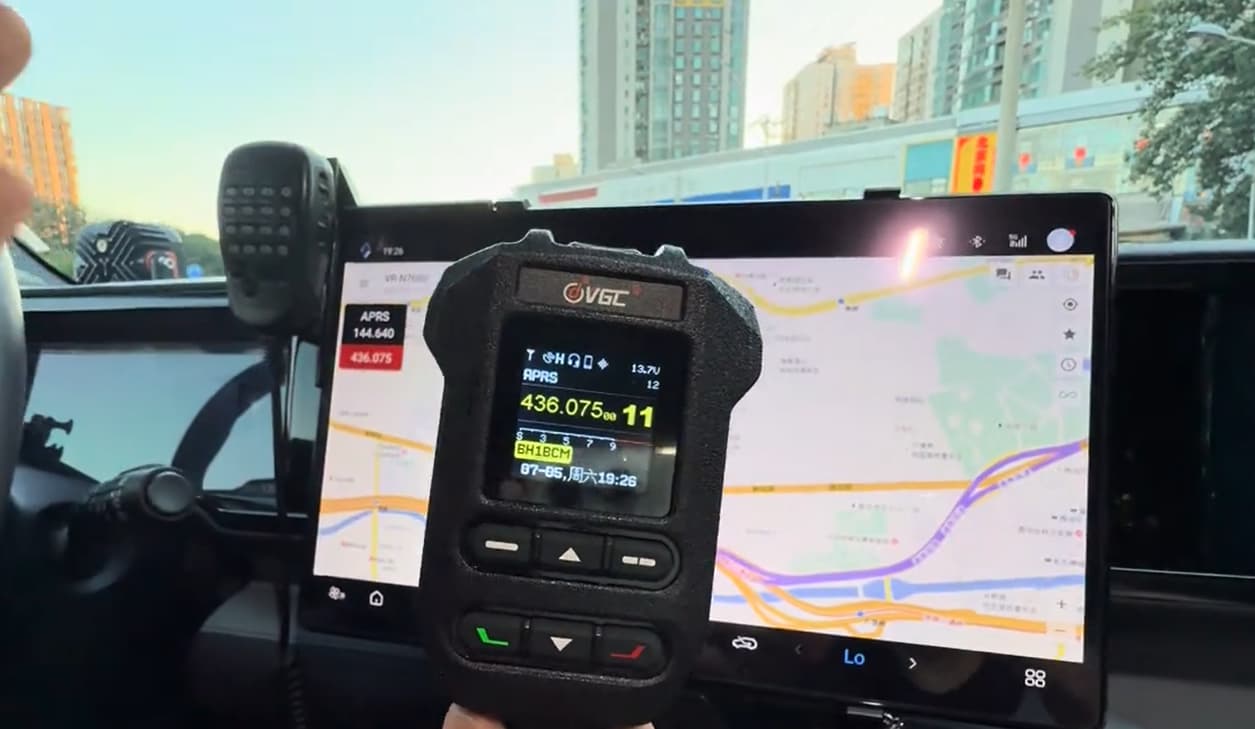 VGC VR-N7600 amateur radio app running on a 4x4 Android head unit dashboard screen with offline tracking radar
