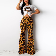 SC Plus Size Leopard Lips Print T Shirts And Flare Pants Two Piece Set SH-390491