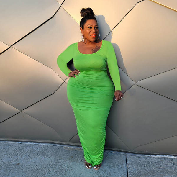 Plus Size Solid Long Sleeve Ruched Midi Dress HEJ-S6077
