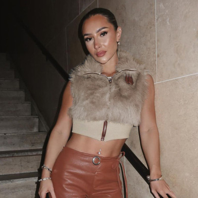 EVE Sleeveless Furzzy Zipper Tops GDSF-C25TP258