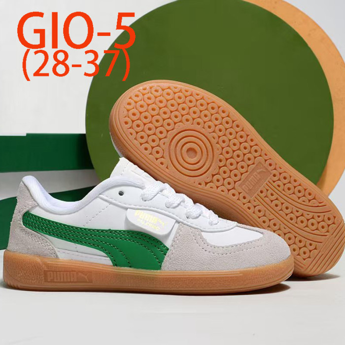 Children sports shoes
