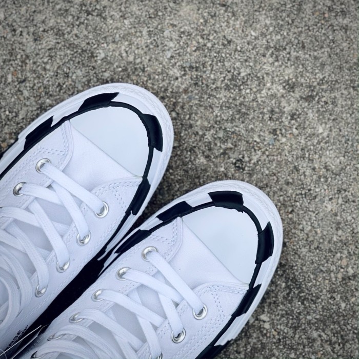 Men's and women's canvas shoes