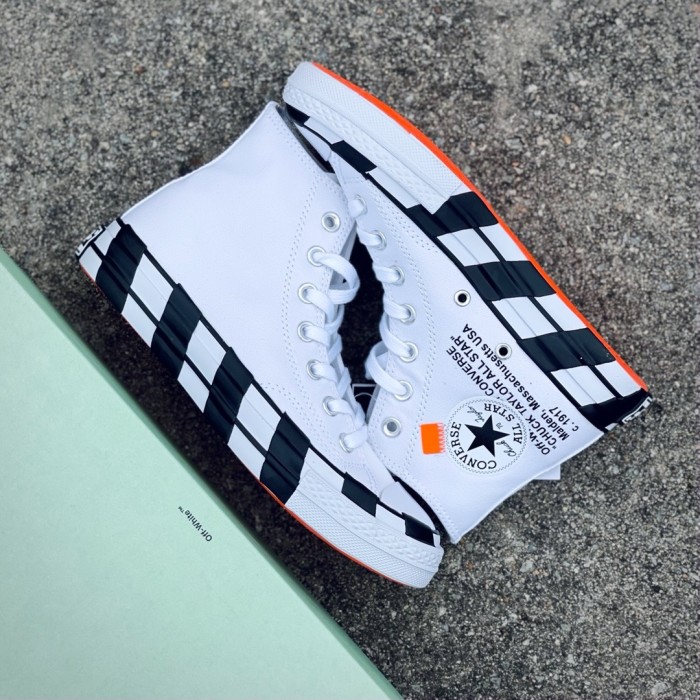Men's and women's canvas shoes
