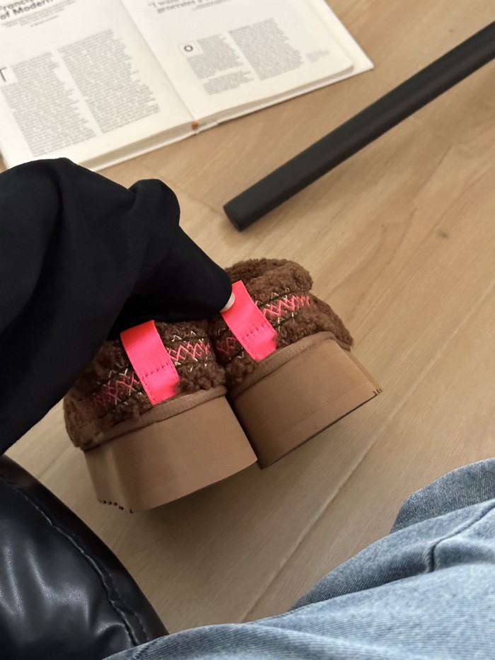 Men's and women's winter fur boots